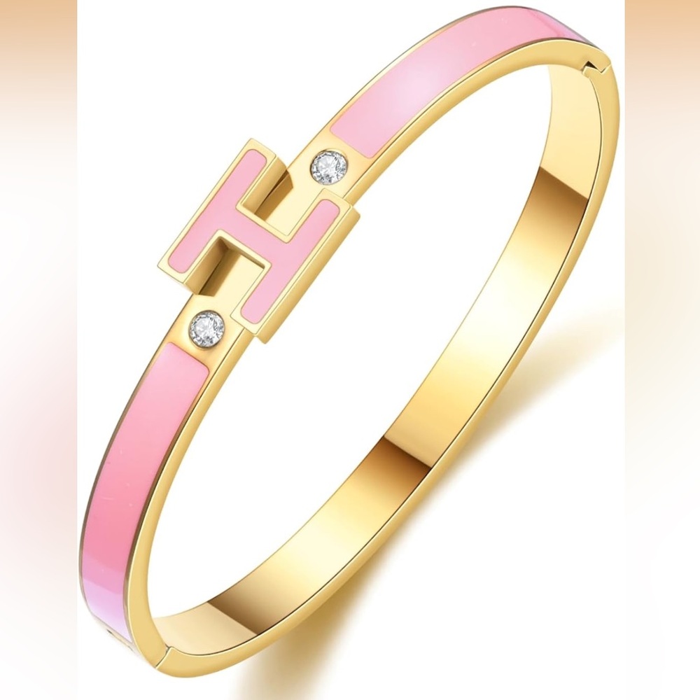 Elegant Pink H and Gold Bracelet